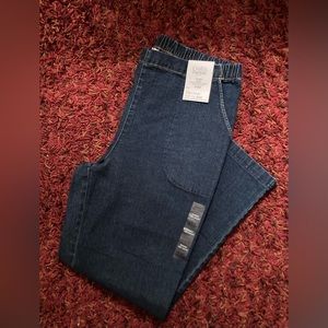 NWT Croft & Barrow Straight Mid-Rise Pull On Jeans